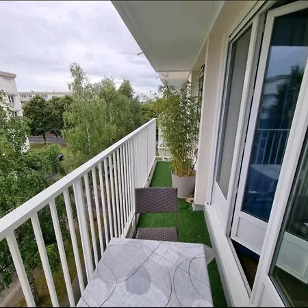 De 80m2 Agreable Et Bien Situe דירה קאין